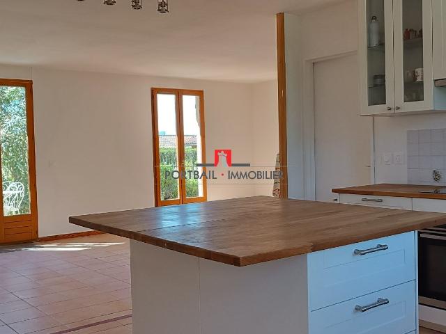 Maison plain pied à louer, 6 pièces Sainte Eulalie 33560