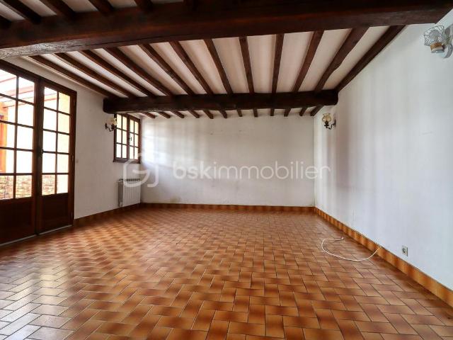 Maison plain pied à rénover – 94 m² – 2 chambres – Garage & Véranda – Saint Omer en Chaussée