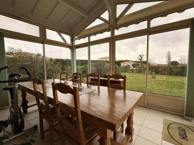 Maison plain pied Aucun travaux Environnement calme et privi. 139m² Laussou