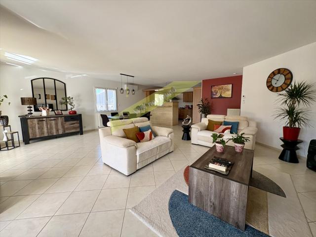 Maison Plain Pied Avec Piscine À Saint Viance 159m² Saint Viance