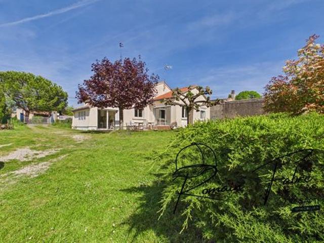 Maison plain pied de 4 chambres avec grand jardin et dépendances