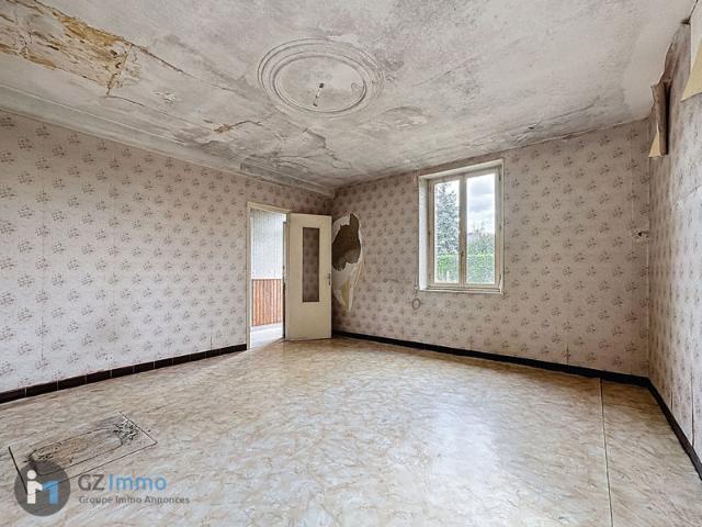 Maison plain pied de 77 m2 à rénover avec annexe et terrain