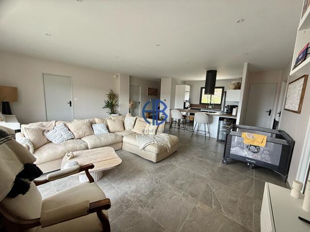 Maison plain pied de 2023 107 m2 hab 1000m2 terrain garage