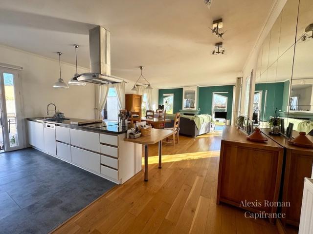 Maison plain pied lumineuse + piscine et jardin arboré – 4 chambres, à 5 min de Montpon