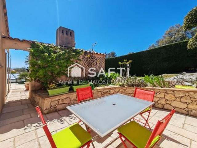 Maison plain pied, piscine, double garage