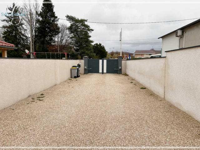 Maison plain pied récente 2021 Centre de Péronnas 3 ch