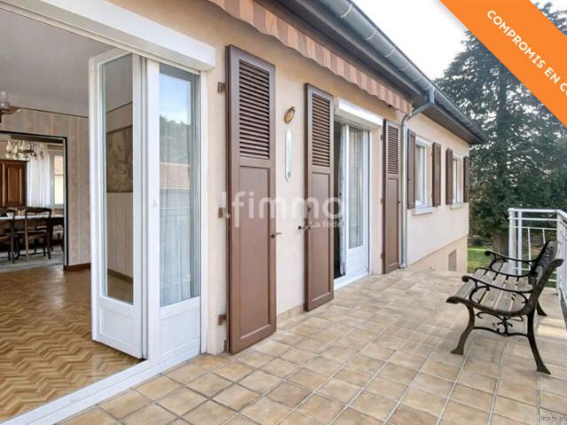 Maison plain pied surélevé dans secteur calme