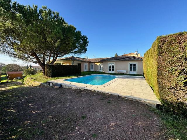 Plassac. Villa contemporaine vue estuaire. 7 pièces dont 5 chambres. Piscine. Double garage