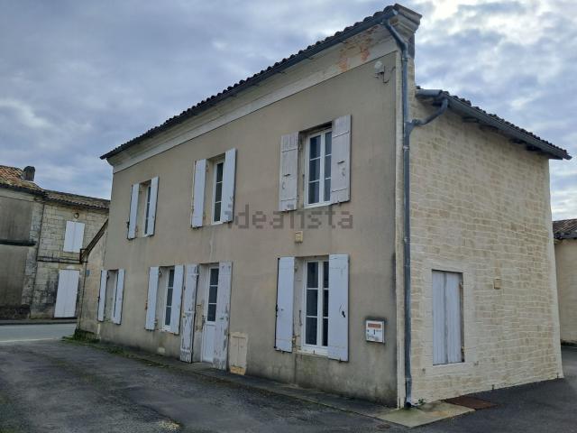 Maison, Plassac
