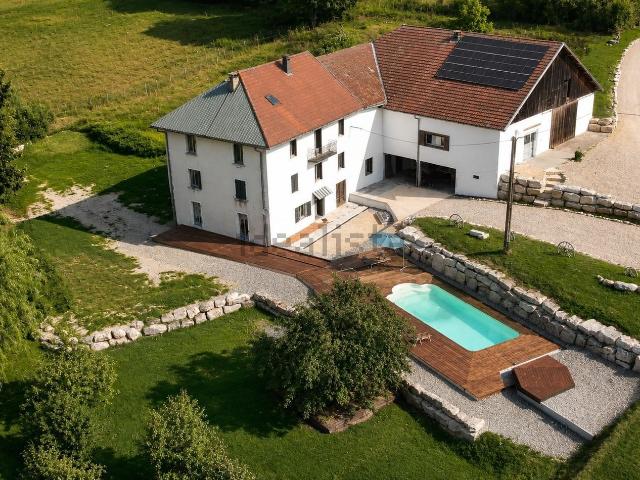 Maison, Plateau d&apos Hauteville