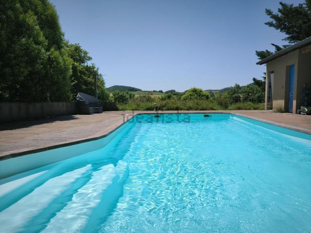 Maison, Plavilla