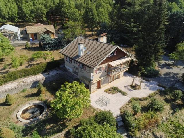 Maison, Prunières