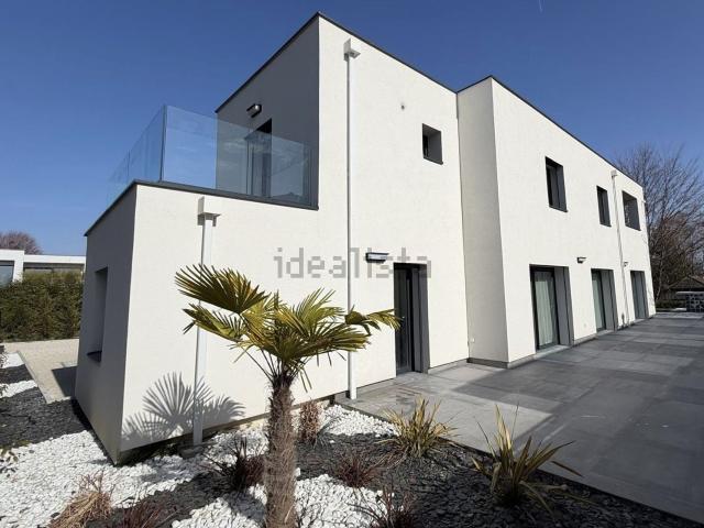 Maison, Prévessin Moëns