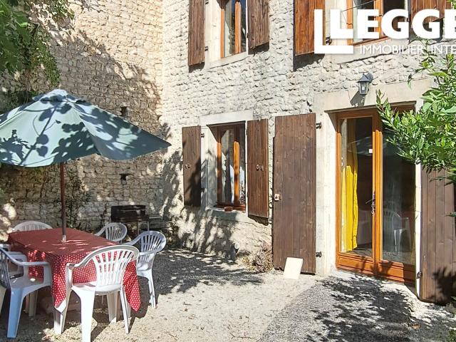 OFFRE ACCEPTE Maison principale 3 chambres et 4 gîtes dans un endroit calme