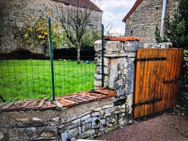 maison proche Noyers