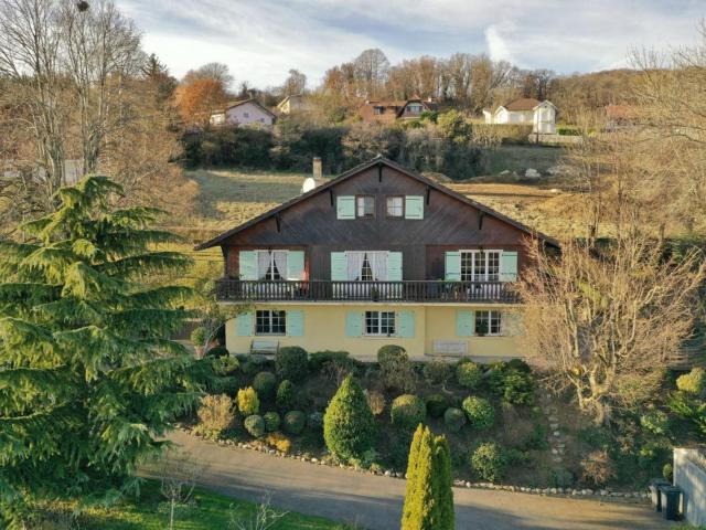 Maison proche de Geneve avec vue sur le Mt Blanc 226m² Grilly