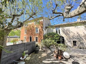 Maison proche de l'Isle sur la Sorgue 10 pièce s 322 m2 2 h. 322m² Caumont sur Durance