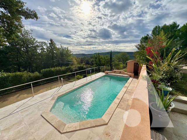 Maison provençale avec piscine et vue dégagée VILLECROZE 150m² Villecroze