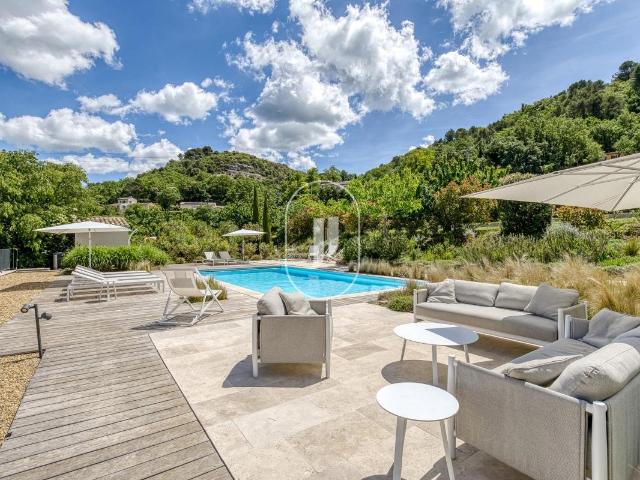 Maison provençale rénovée à vendre à Bonnieux 186m² Bonnieux