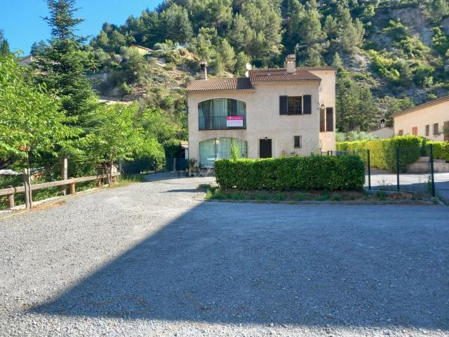 Maison, Puget Théniers