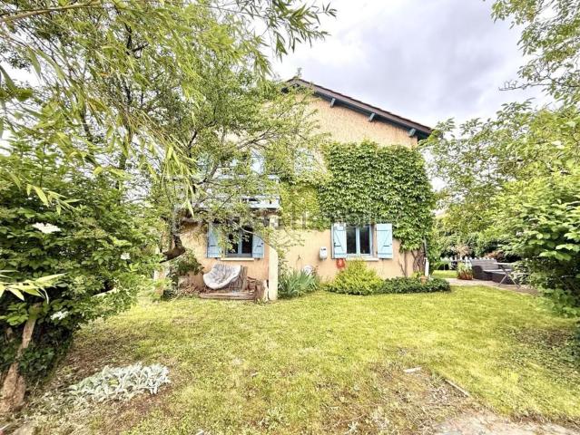 Maison, Pusignan