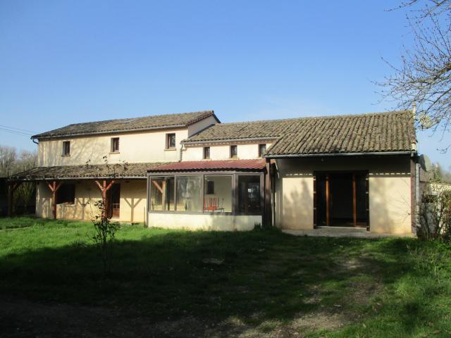 Maison quatre chambres