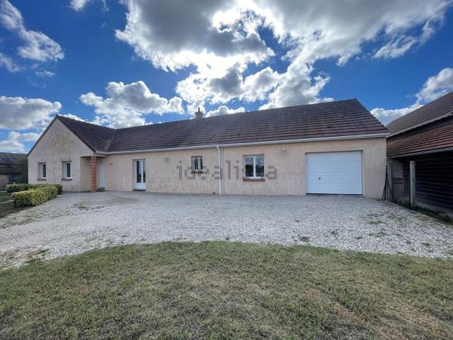 Maison, Quiers sur Bezonde