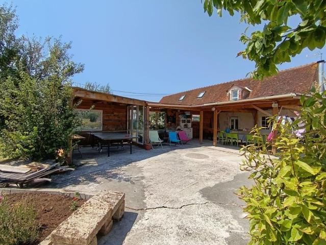 Maison, Quiers sur Bezonde