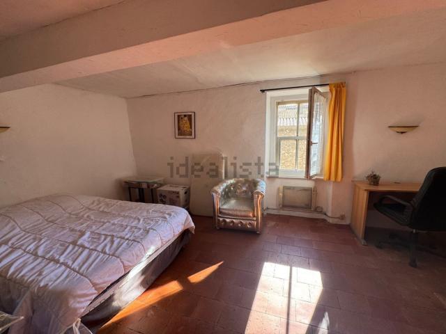 Maison, Roubia