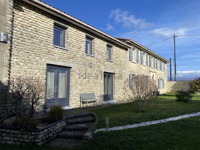 Maison, Roullet Saint Estèphe