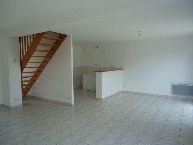 MAISON ROUSSAY 3 pièce s 75 m2