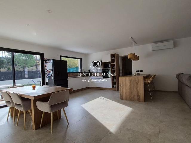 Maison, Rousset
