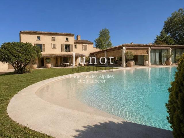 Maison, Roussillon