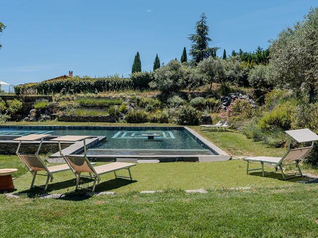 Maison, Roussillon