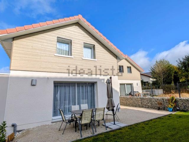 Maison, Rochejean