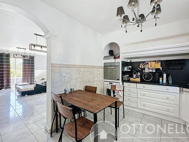 Maison Roquebrune Sur Argens 5 pièces 126 m2 avec terrasses, garage et sous sol