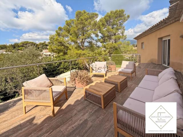 Maison, Roquefort les Pins