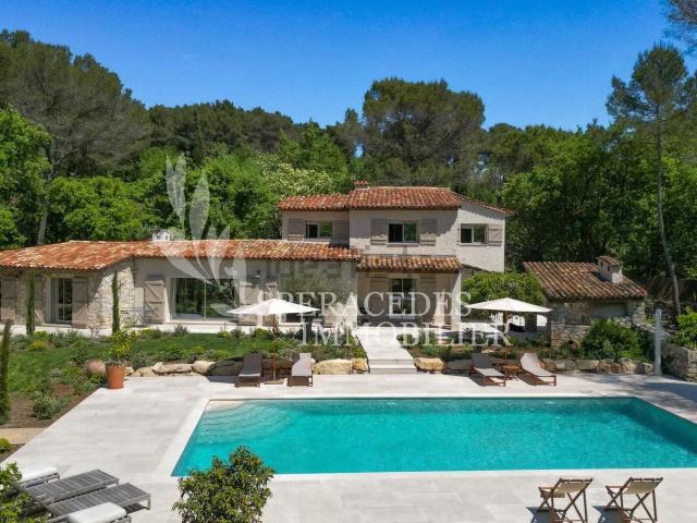 Maison, Roquefort les Pins