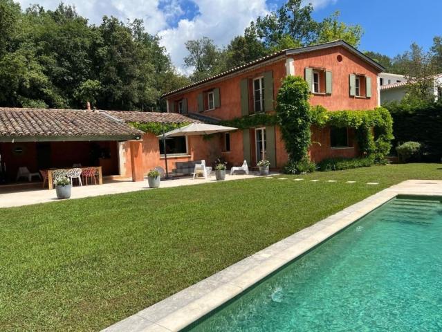 Maison, Roquefort les Pins