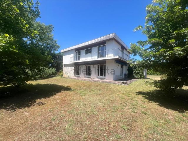 Maison, Roquefort
