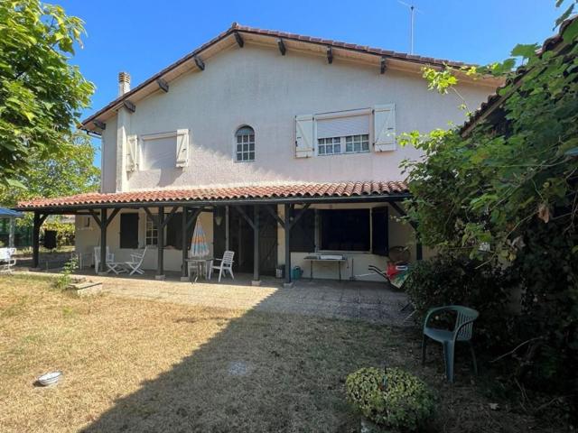 Maison, Roquefort