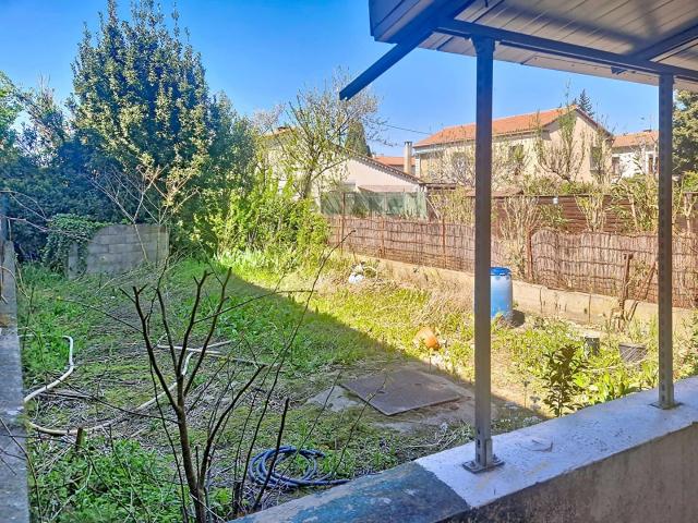 Maison Roquemaure 5 pièce s 112.09 m2 avec jardin de 112 m² et