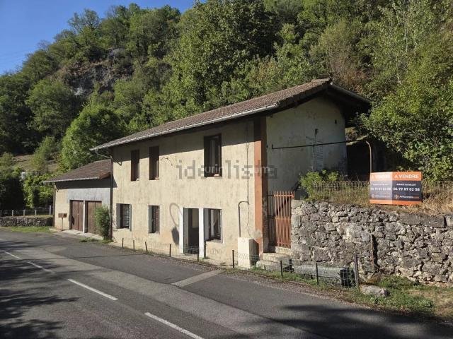 Maison, Rossillon