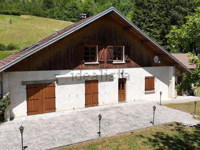 Maison, Rosureux
