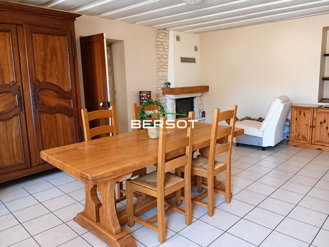 Maison rare et atypique avec un terrain de 2 339 m2 FORT POTENTIEL !