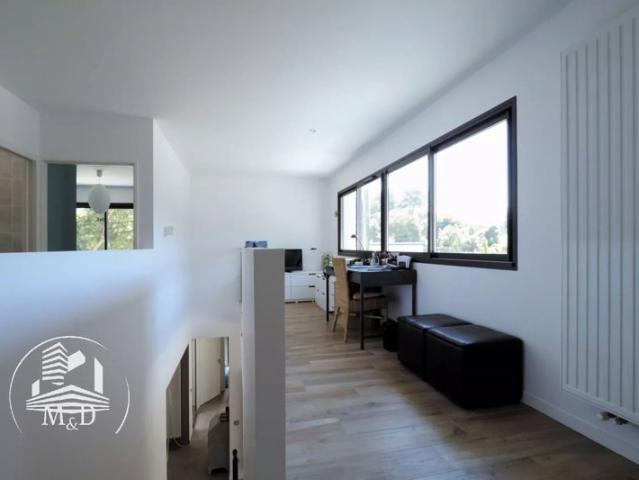 Maison RDC 2000 m2