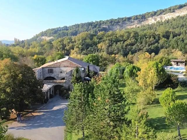 Maison RDC 820 m2