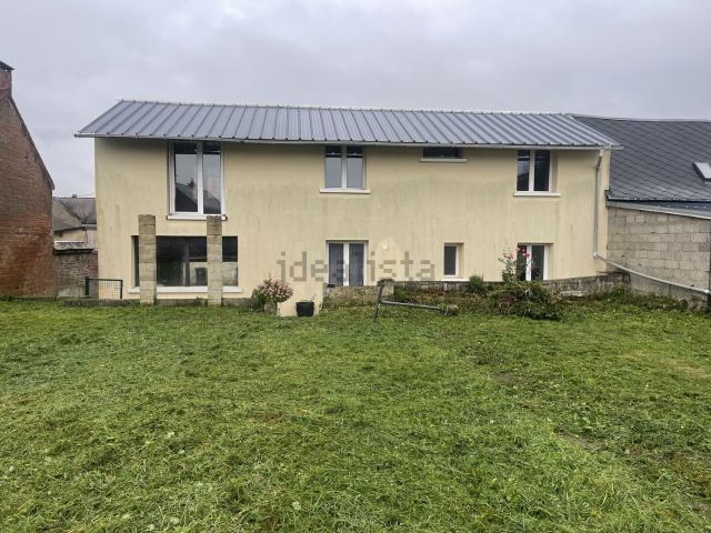 Maison, Revelles