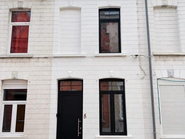 MAISON RÉCEMMENT RÉNOVÉE AVEC TERRASSE