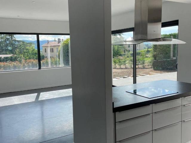 maison récente, 5 pièces BBC, au calme et climatisée
